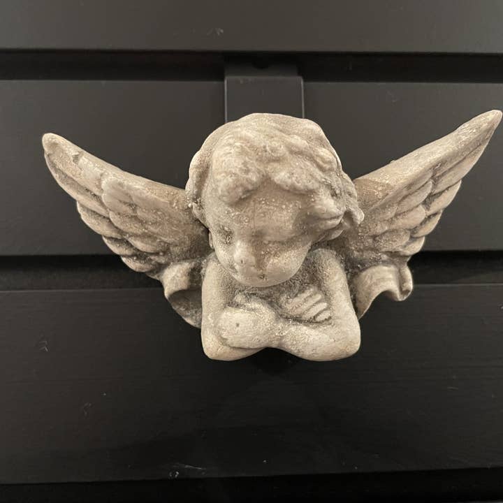 Masterpiece Studio - Wholesale Plaque - Pouting Cherub Wall Plaque (PL50)