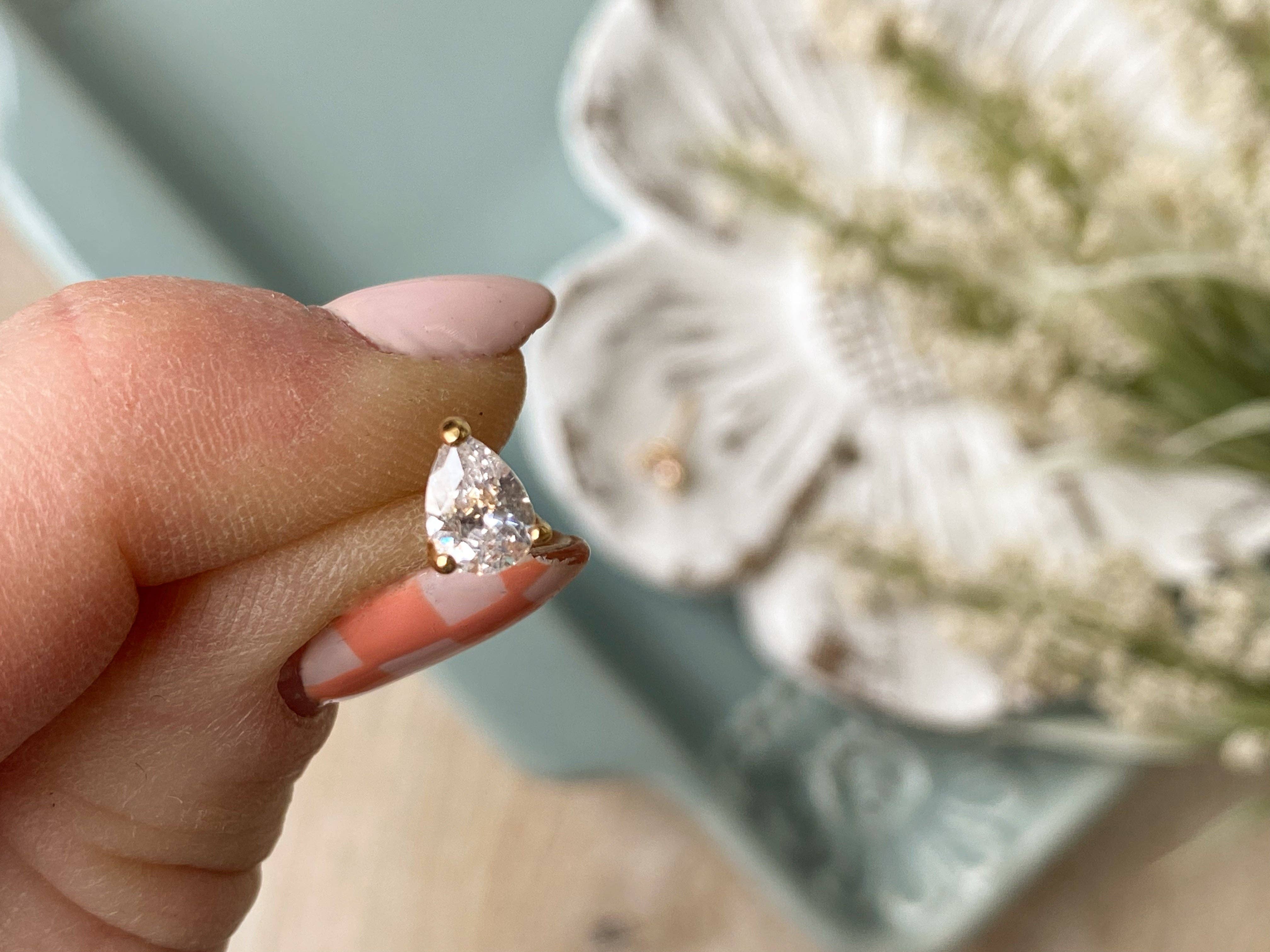 Agaveh girl – Großhandel Ohrstecker – Ohrstecker aus CZ in Tropfenform4