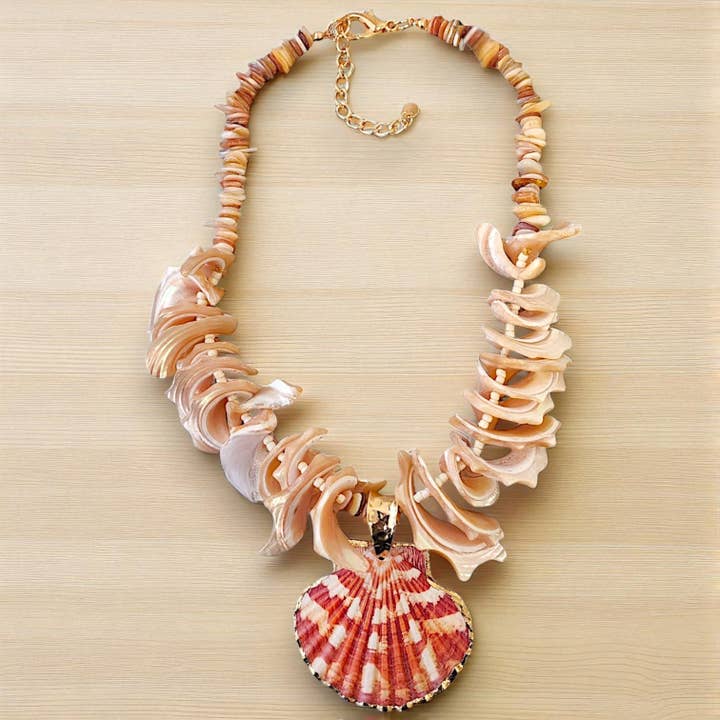 Collana Dichiarativa con Conchiglie Voluminose | Gioielli Costieri | Boho per la vendita all'ingrosso da parte di Bijoux Envie Statement Jewelry