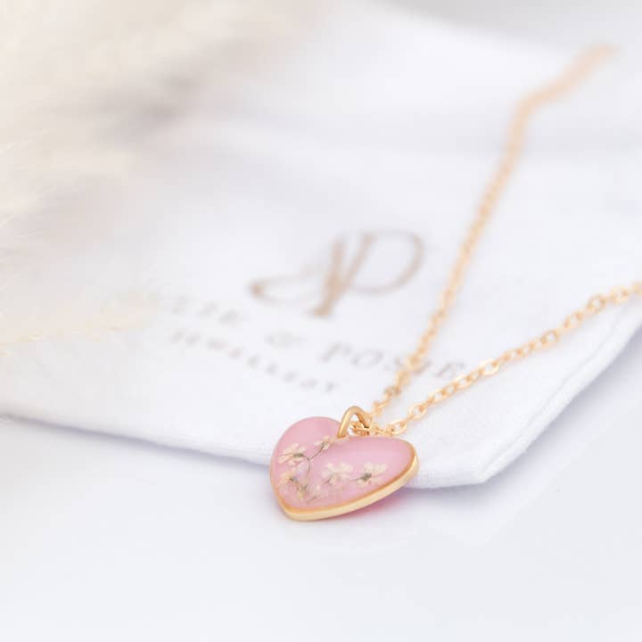 Allie and Posie - Wholesale Pendant/Charm Necklace - Light pink heart necklace with white real flowers in resin2