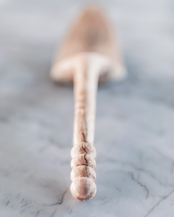 Azizi Life - Wholesale Serving Utensil - Hand Carved Wooden Spoon- Faye Pie Server6