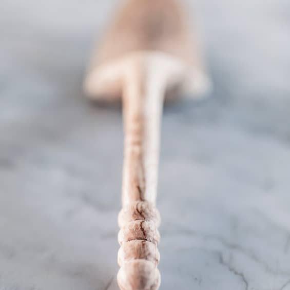 Azizi Life - Wholesale Serving Utensil - Hand Carved Wooden Spoon- Faye Pie Server6