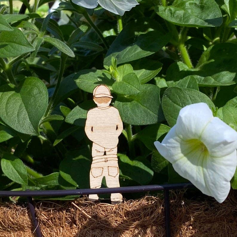 The Cracked Pig - Wholesale Garden/Lawn Stake - Wet Your Plants Funny Plant Stakes | Eco Friendly Wood3