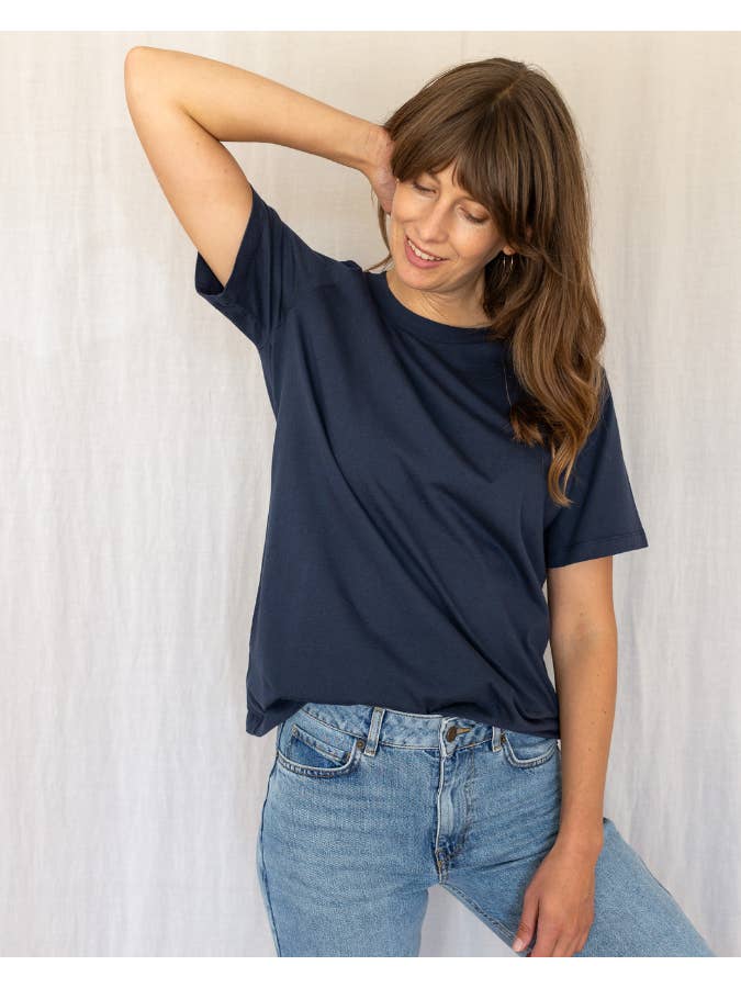 Ivy T - Vente T-shirt – femme - T-shirt bleu marine en coton biologique Maggie3