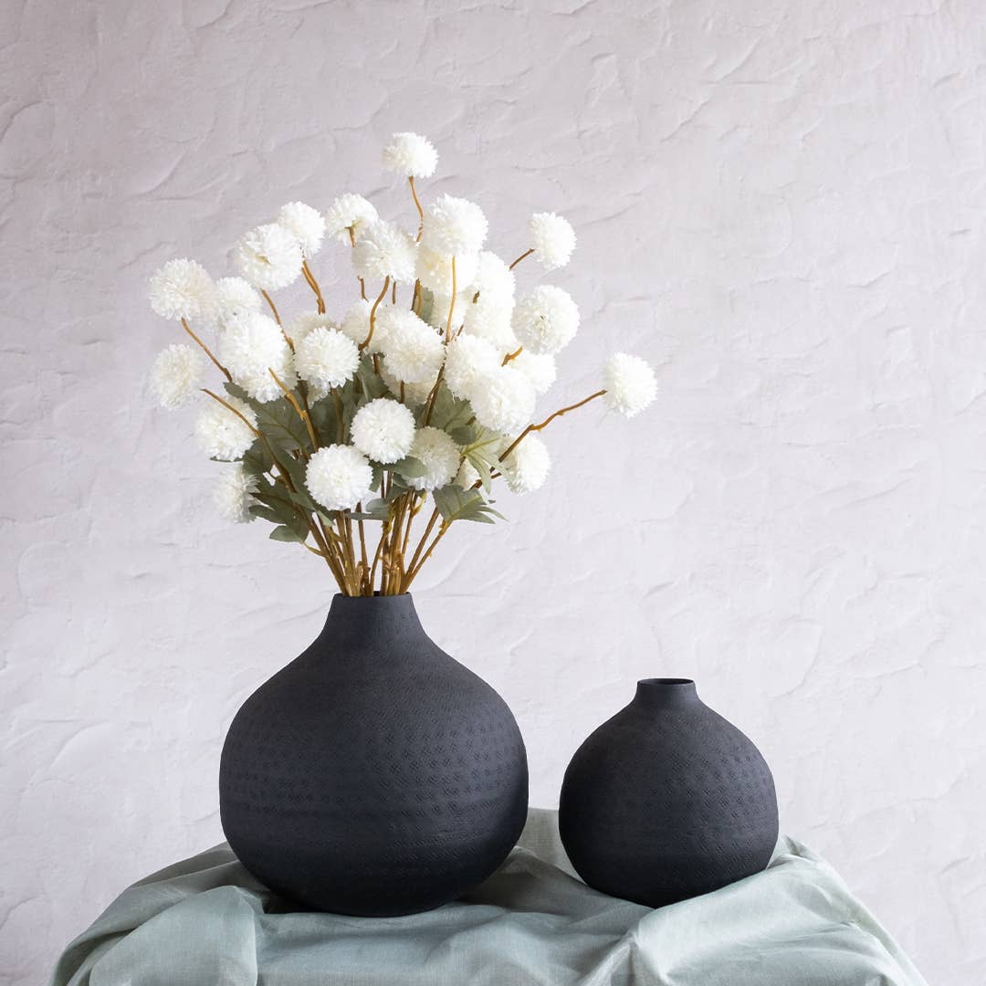 Made Market Co. - Wholesale Vase - Textured Vase Large Round4