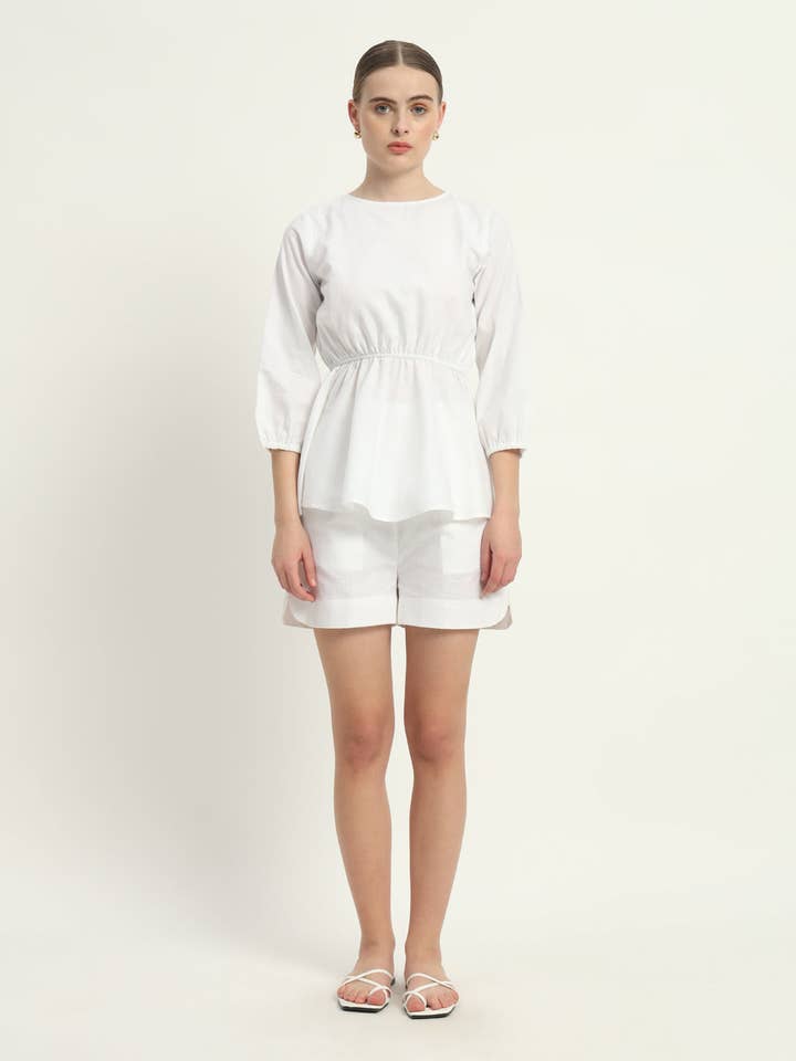 Completo Coordinato con Pantaloncini - Lino Bianco Peplo Reale per la vendita all'ingrosso da parte di Thevasa