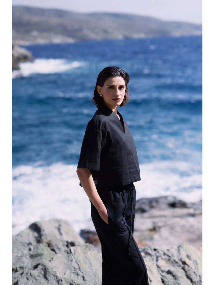 LUXMII - Wholesale Blouse – Women’s - Emil Top Black1