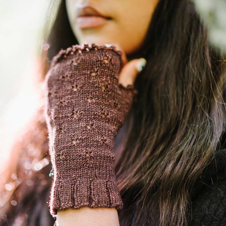 Knit Witts Global – wholesale Handskar - Dam – Fingerlösa vantar | Polka Dot Detail | 100% merinoull