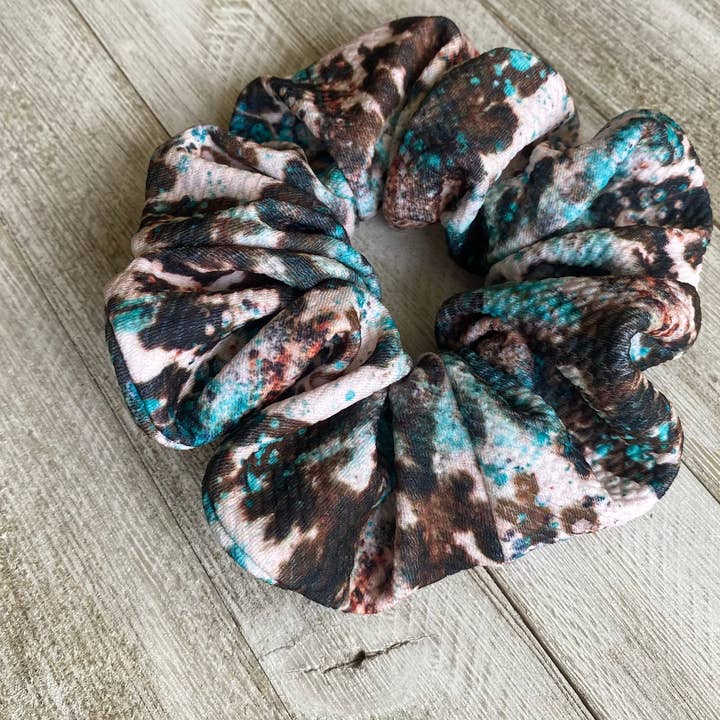 Valley Girl Co. - Vente Chouchou – femme - Grand chouchou bleu moucheté à motif de vache2