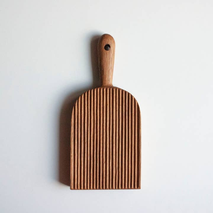 I Wood Say - Wholesale Kitchen Tool/Gadget - Artisan Oak Gnocchi Board in Vintage Style