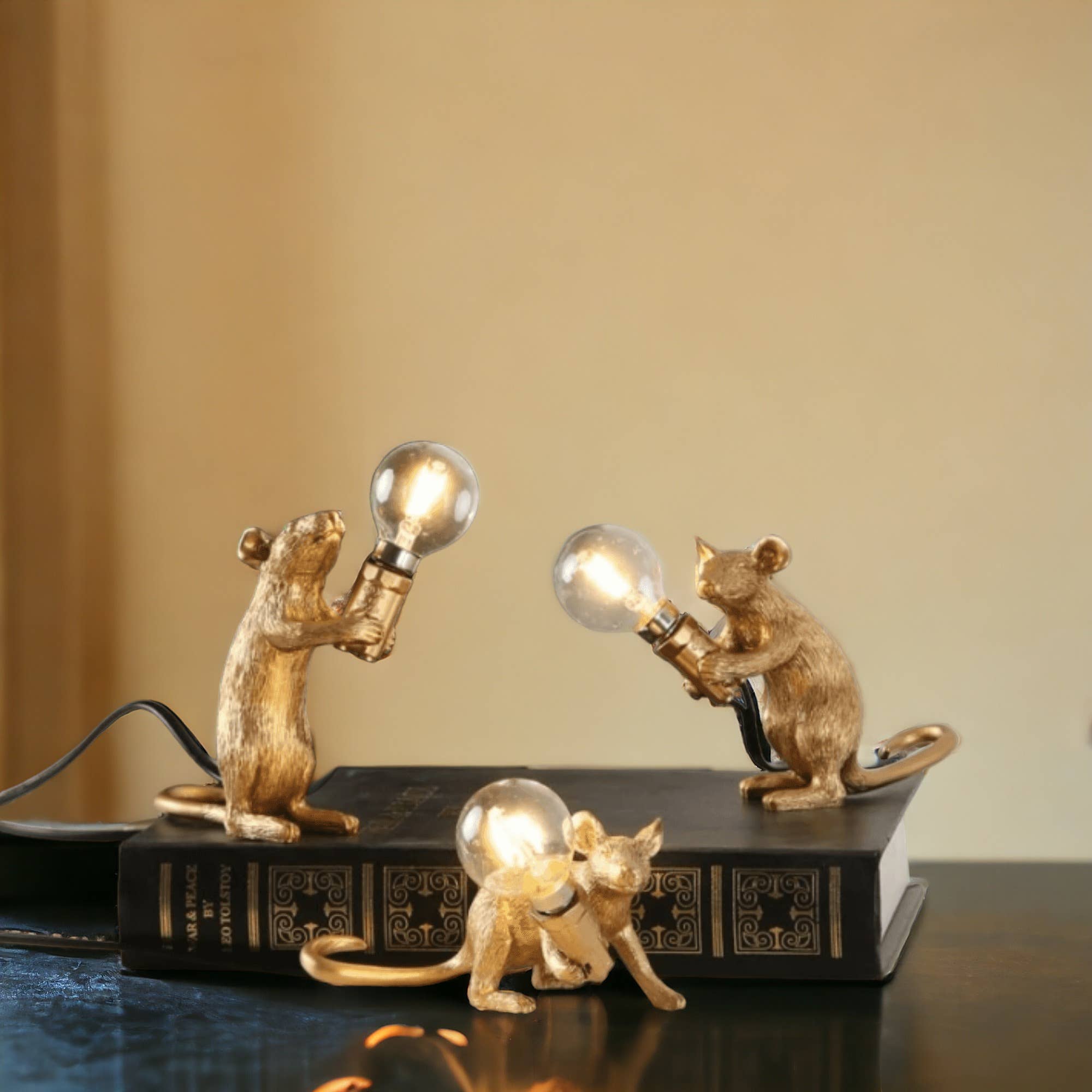 huemabe (All Import Duties Covered) - Wholesale Night Light - Gold Plated Mouse Resin Night Light | Creative Lamp3