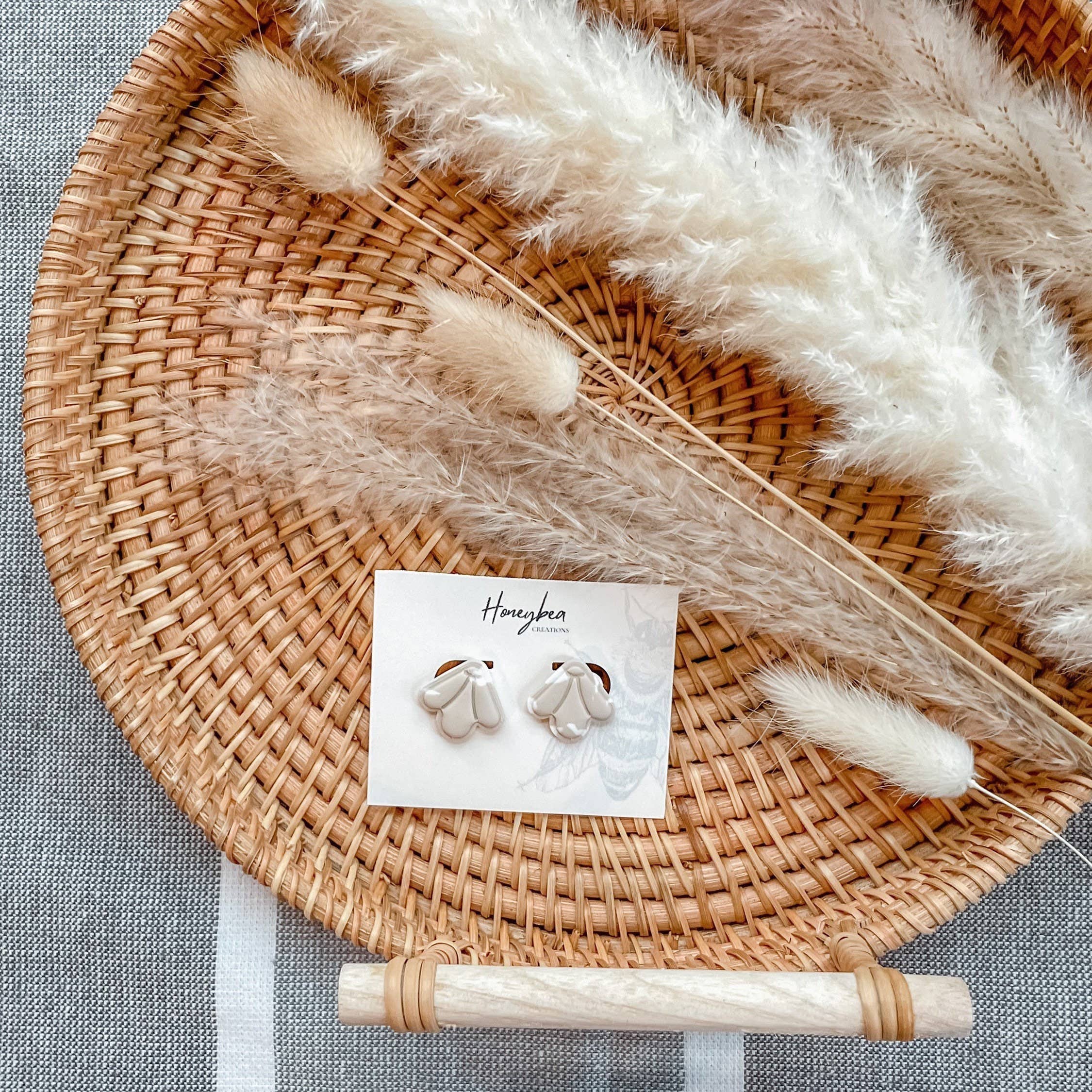 Honeybea Creations WI - Venta al por mayor Pendientes de botón/aretes de poste - Crea tu propio paquete de aretes medianos | Pendientes hechos a mano1