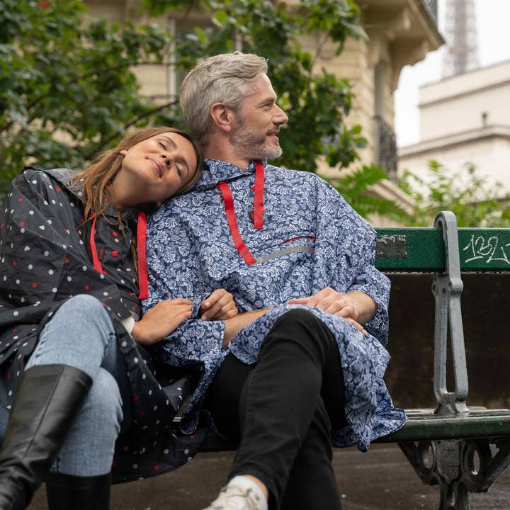 SMATI - Wholesale Poncho - Unisex - Unisex Rain Poncho in Navy Blue White Paisley6