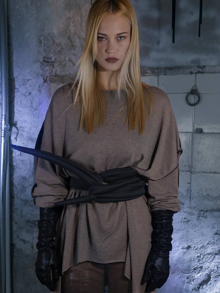 Escultura de Cinturón-Turbante de Cuernos for wholesale by Zhannaona