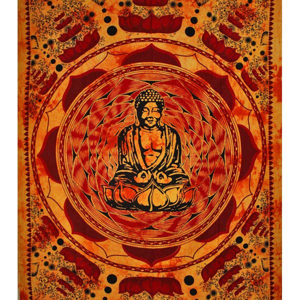 Safran Buddha I Dharma Chakra Mudra på en Lotus Blomst Tapestry for engroshandel hos Wild Lotus