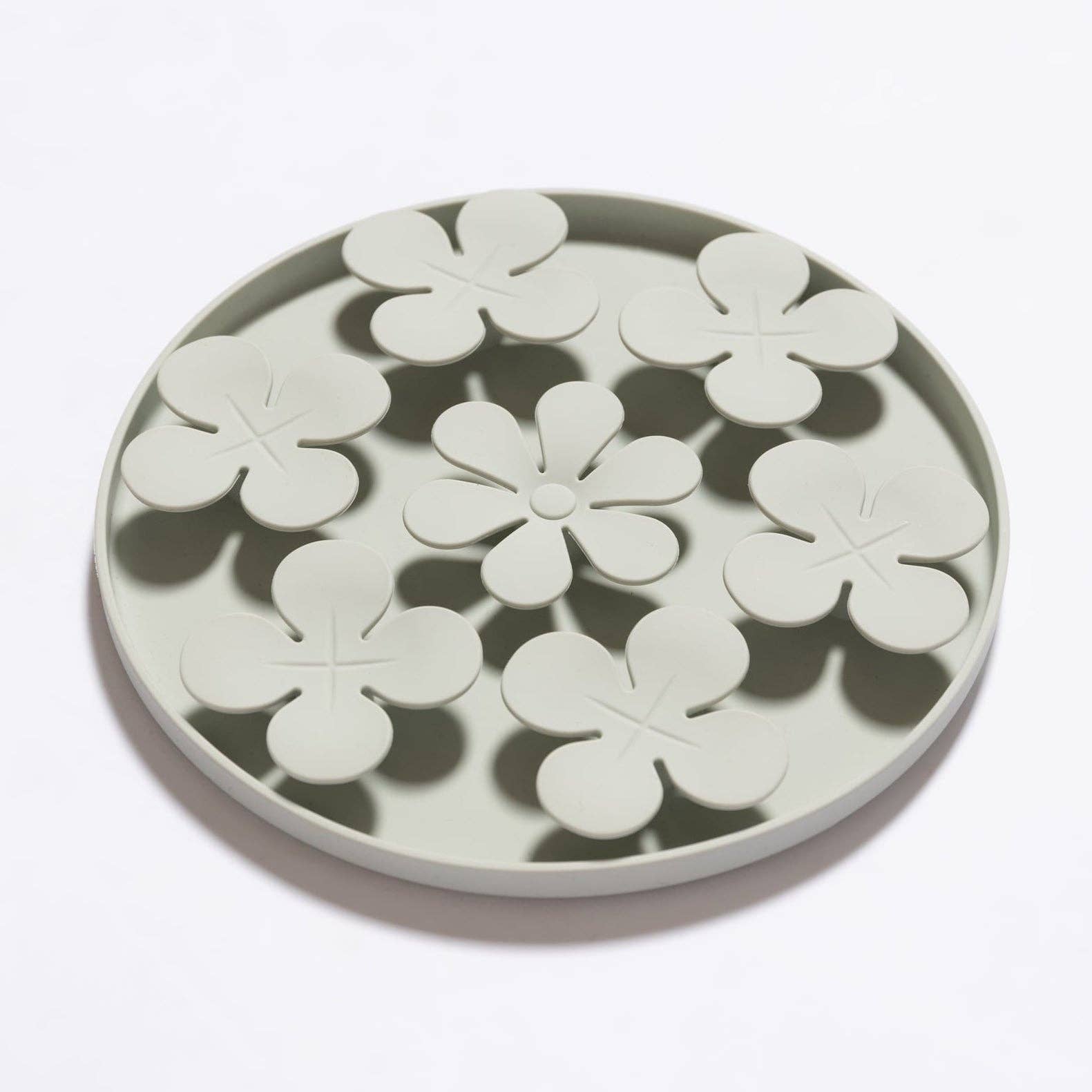 Awoo - Wholesale Pet Food Mat - Dog - Meadow Mat1