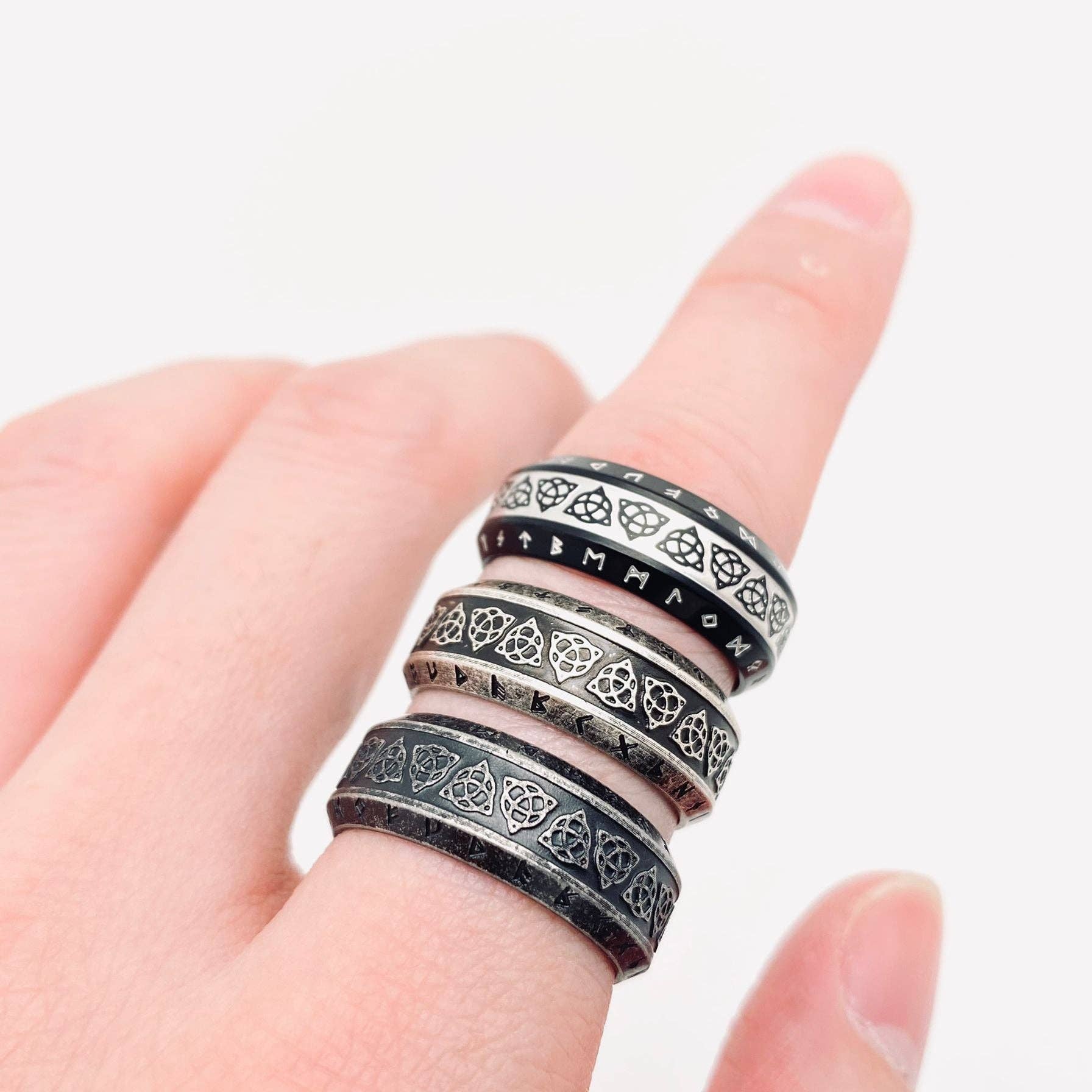 Mio Queena - Vente Anneau/bague à empiler - Bague en acier inoxydable Viking Rune Celtic Knot pour homme - MJ/MR4