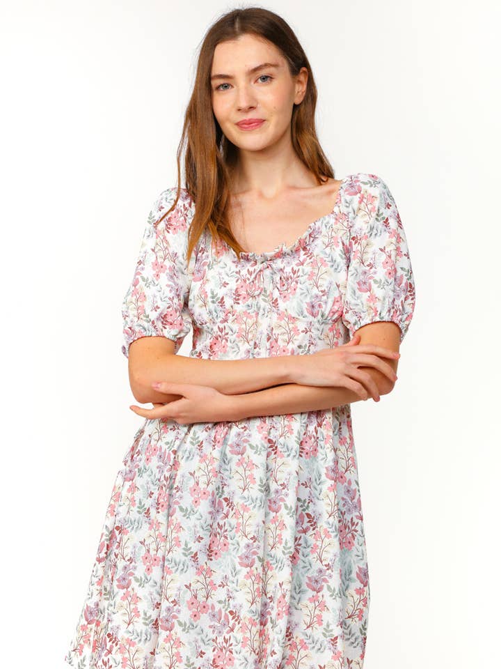 VESTIDO FLORAL FRUNCIDO CON ESCOTE CORAZÓN Y LAZO para venta al por mayor de Kori America