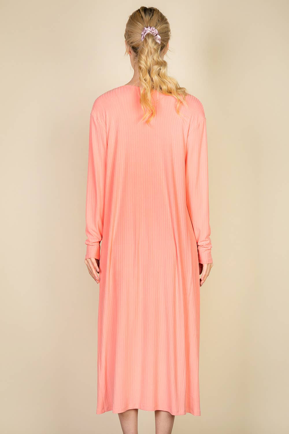 CAPELLA APPAREL – Vestido - Mulher por atacado – Conjunto CAPELLA APPAREL: Cardigan canelado e vestido midi justo com alças finas26