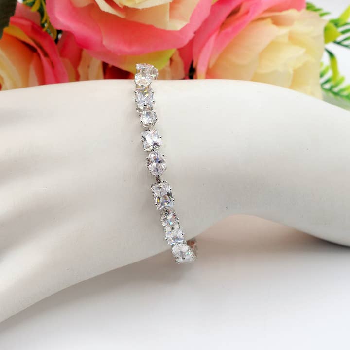 CHARIS - Bracelet Tennis avec Cubic Zirconia RAINBOW pour la vente par Daemon srls