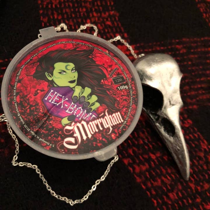 Morrighan Red&Black Metallic Bath Bomb with Single Use Soap for wholesale by Hexbomb ltd