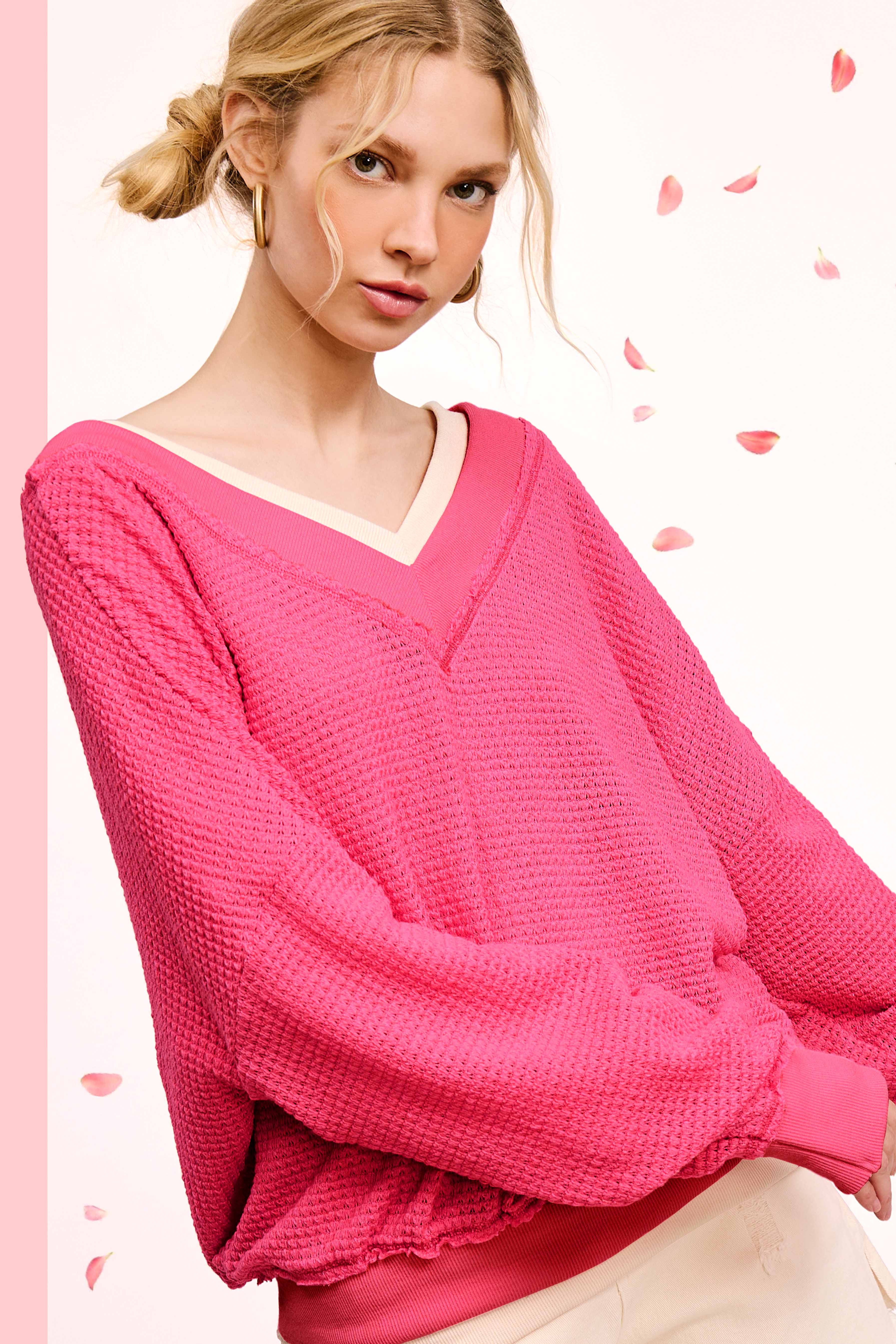 La Miel – Großhandel Strickoberteil – Damen – JLT7410-Langarmshirt mit Waffelstruktur und V-Ausschnitt in lockerer Passform23