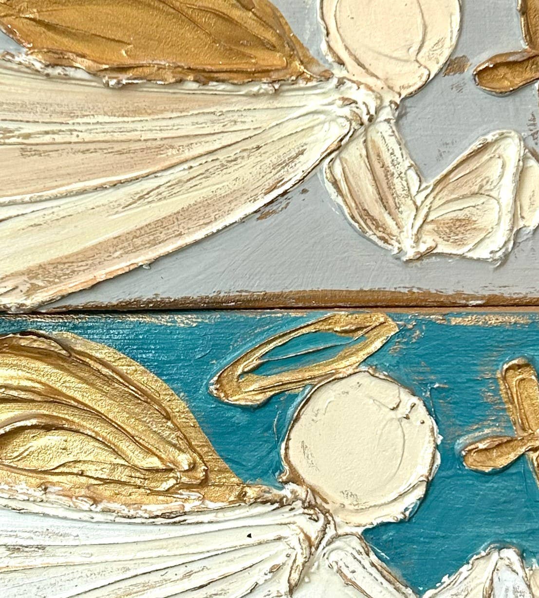 Coddiwomple – wholesale Christmas decoration – Flying Angel with cross painted textured block Christmas3