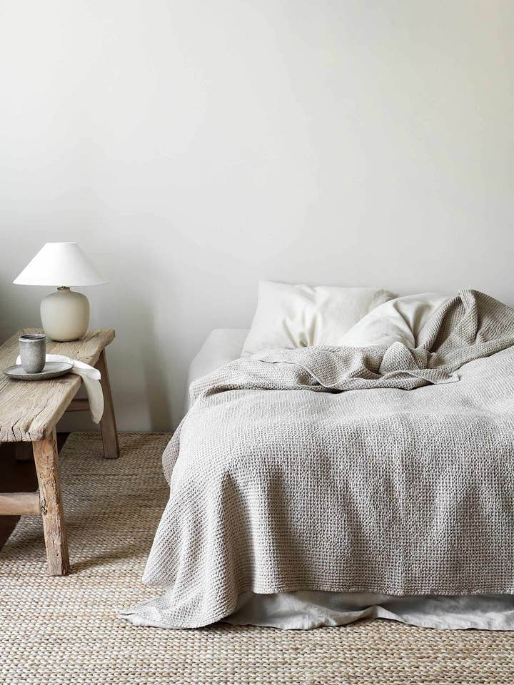 Couvre-lit Miro pour la vente par Tell Me More