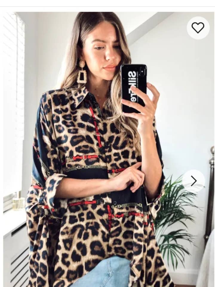 Übergroßes Hemd mit Leoparden- und Kettenmuster für den Großhandel von CY FASHION. LONDON