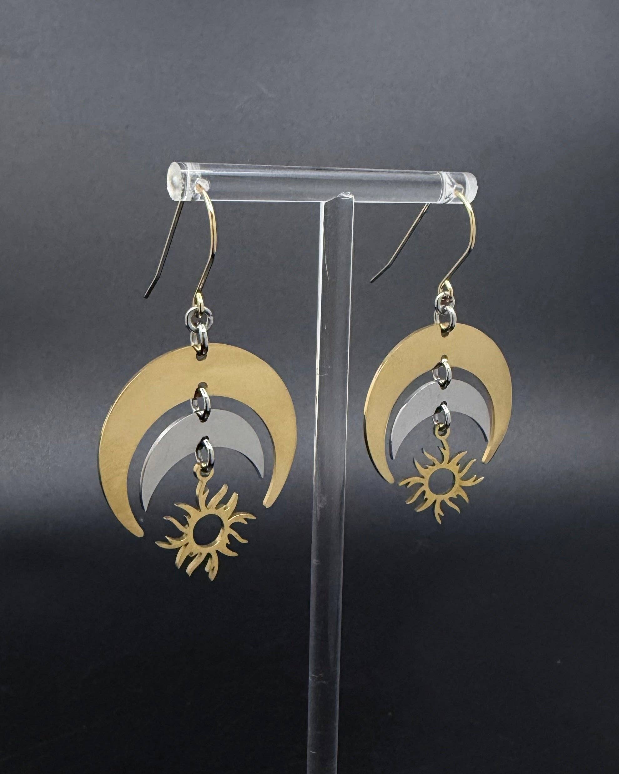 Lawless - Wholesale Dangle Earrings - Eos Balance Earrings - Gold / Silver 30mm1