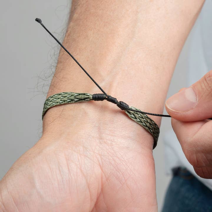 Makarla - Handmade Colombian Jewelry - Venta al por mayor Pulseras tejidas/trenzadas - Pulsera Surfer para hombre | Pulsera impermeable | Mostaza