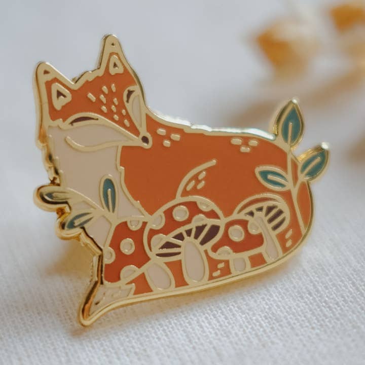 Justine Gilbuena - Wholesale Lapel Pin/Button - Fox in Forest Enamel Pin 1