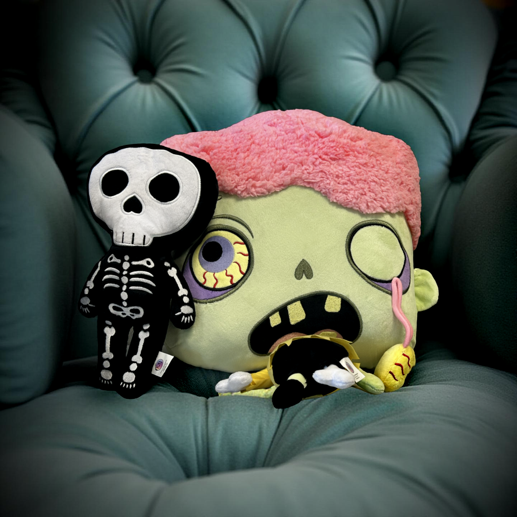 MaterialJill - Wholesale Throw/Decorative Pillow - 18" Halloween Decor, Plush Pillow - Zombie5