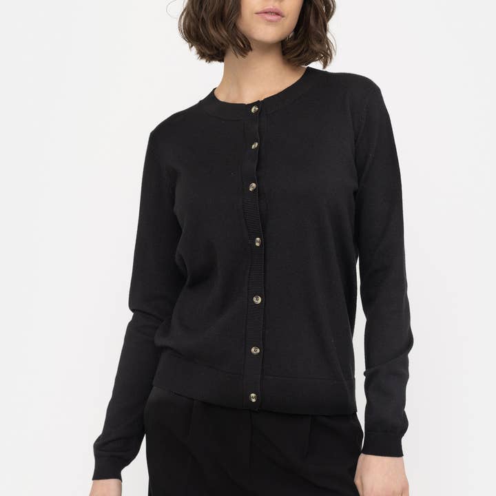 SrMarla Gebreid vest en andere Rebelz kleding wholesale inkopen. Gratis retourzendingen en een 60-dagen netto betalingstermijn op Faire.com trends op Faire.