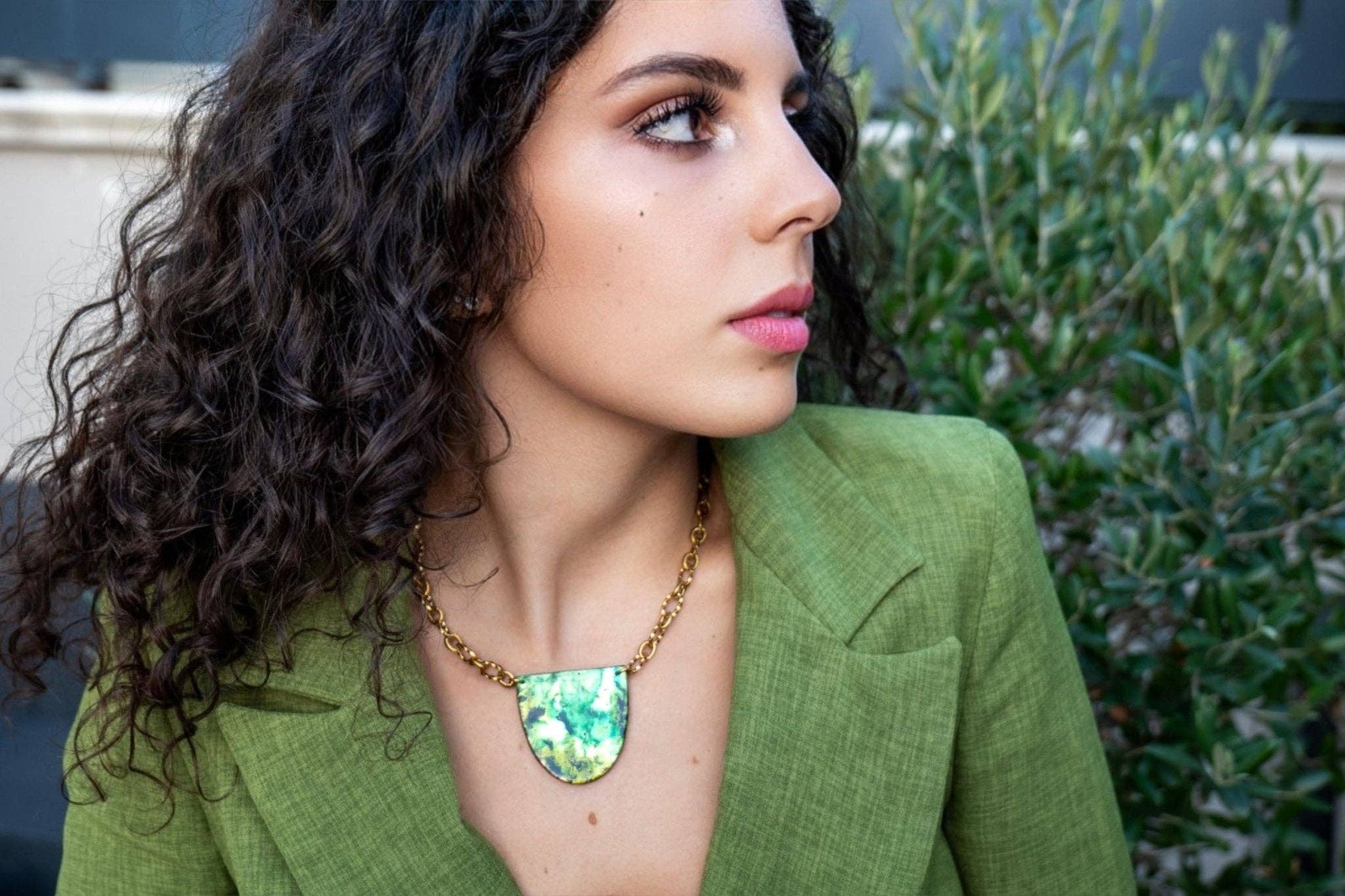 OE! - Vendita all'ingrosso Collana con ciondolo/pendaglio - ESPLOSIONE - Collana corta con ciondolo3