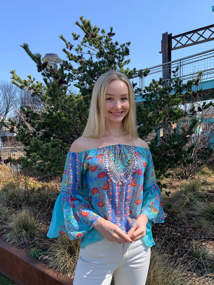 Hauts floraux turquoise pour la vente par Ranee's