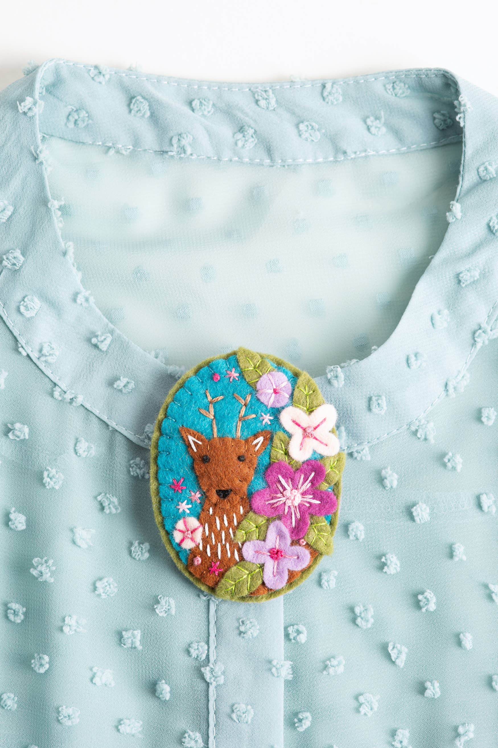 Hawthorn Handmade (US Duties Paid) - Vente Kits de couture - Kit de broche en feutre de cerf | Kit d'artisanat complet2