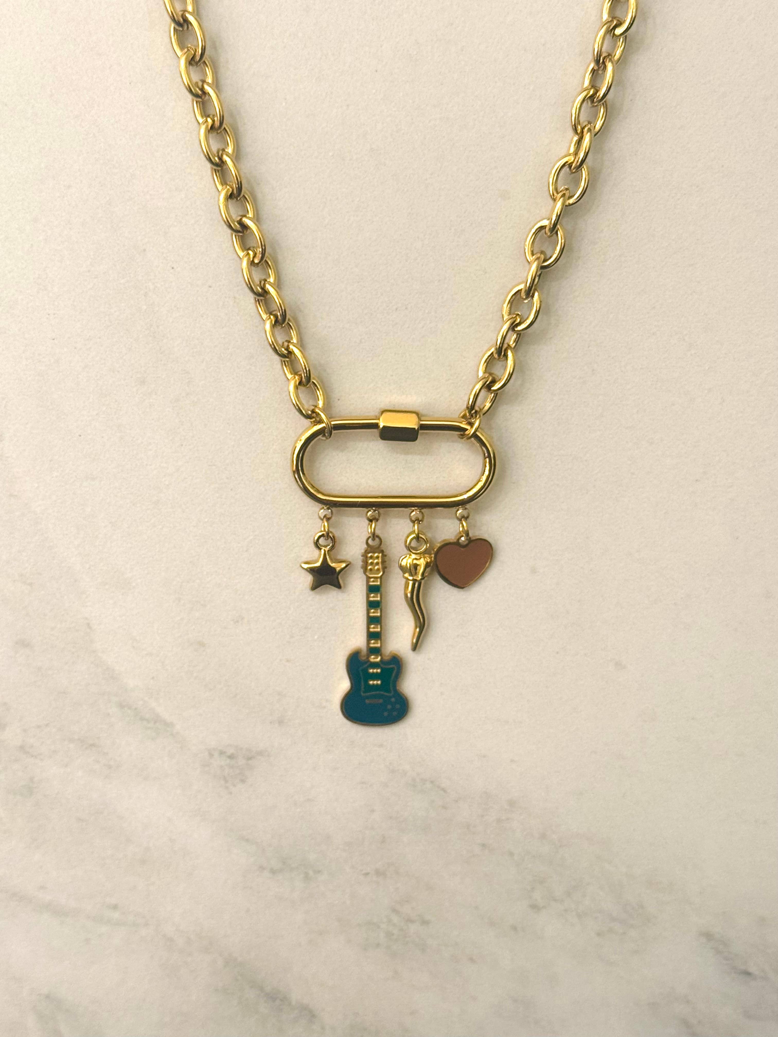 Cassette Barcelona – wholesale Hänge-/berlockhalsband – Söt hämnd kedjehalsband med gitarrberlock0