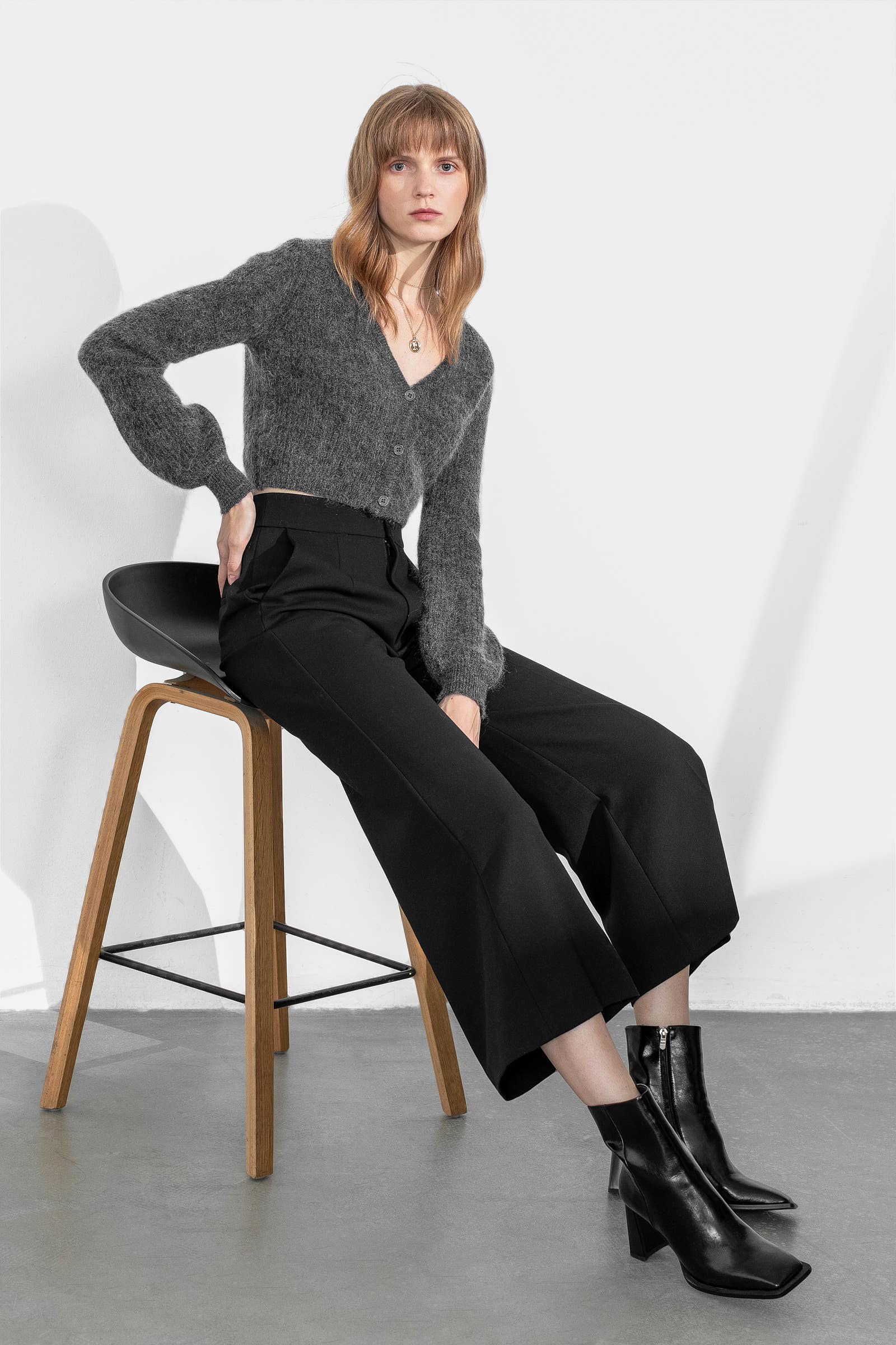 J.ING - Wholesale Pants - Women's - Business Black Flared Slacks4