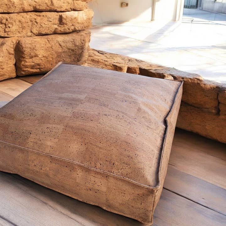 Natura 65x65x17 | Pouf et coussin de sol | Collection Cork pour la vente par Artisan by MF