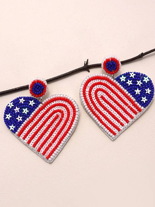 OHRRING MIT HERZFAHNE VOM 4. JULI IN FORM VON PERLEN | 91E082973 für den Großhandel von JOSSLYN by wall to wall