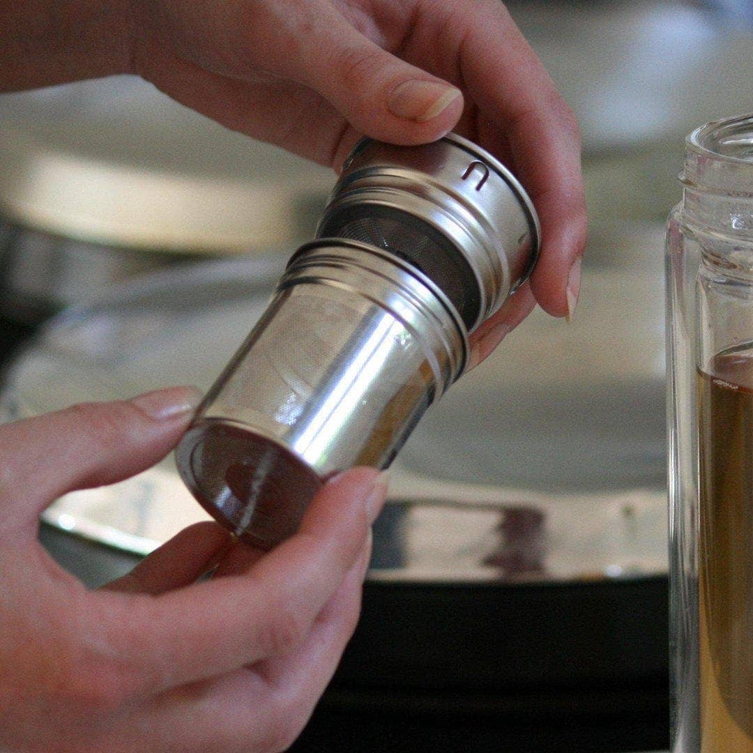 Global WAKEcup - Vente Passoires à thé/infuseurs - Infuseur à thé en verre avec couvercle en bambou biologique10