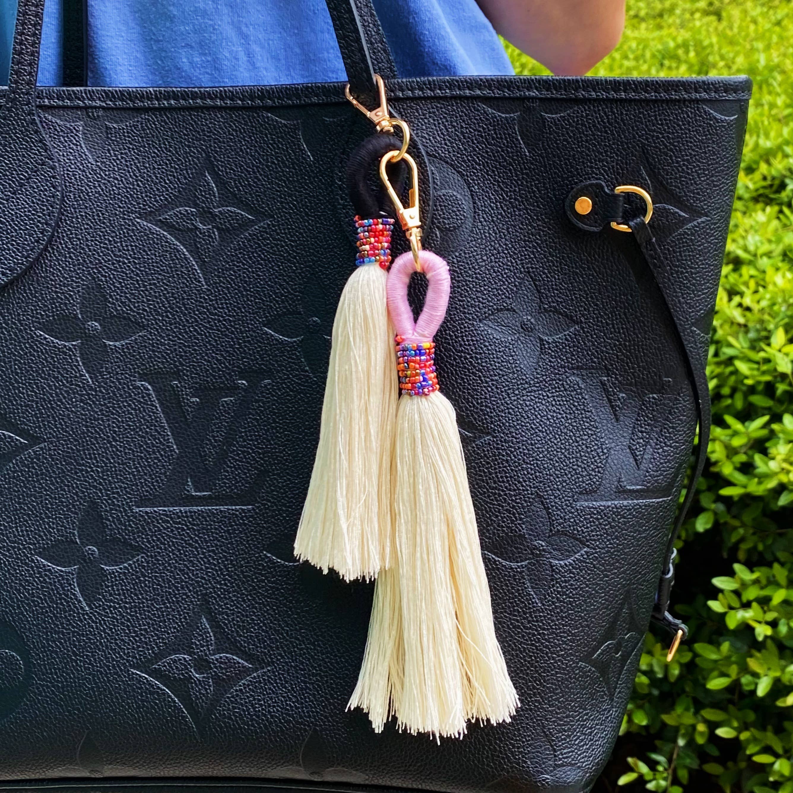 Ellison+Young – wholesale Keychain – Women's – Maya Bay Tasseled Key Chain1