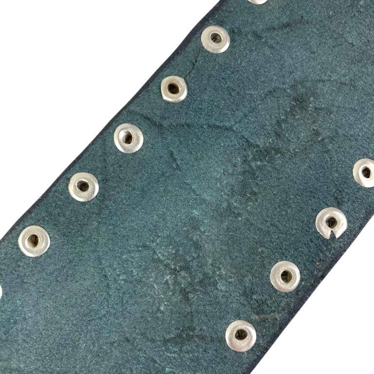 Chenson & Gorett – Cinto - Mulher por atacado – Cinto Artesanal Exclusivo em Pele com Tachas Laterais5