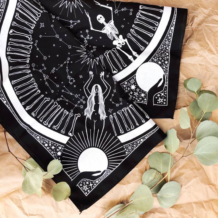 Bandana en coton sérigraphié Memento Mori pour la vente par Mother of the Moon