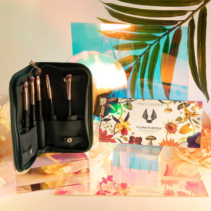 True + Luscious - Wholesale Makeup Brush Set - Everyday Artistry Brush Set4