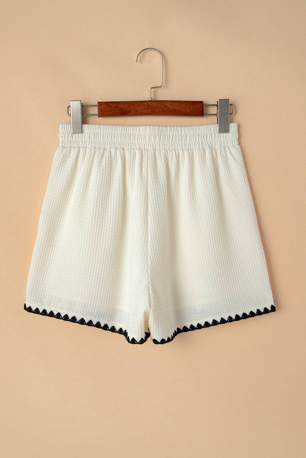 White Waffle Texture Contrast Ricrac Hemline Casual Shorts for wholesale on Faire1