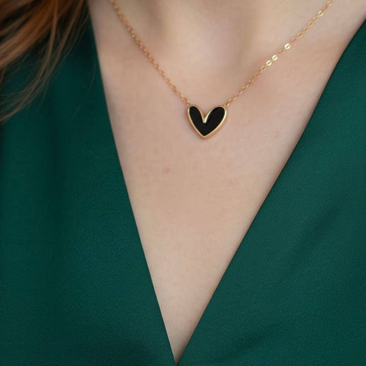 Dark Essence - Black Heart Gold Necklace - Waterproof for wholesale by Duestelle Italia