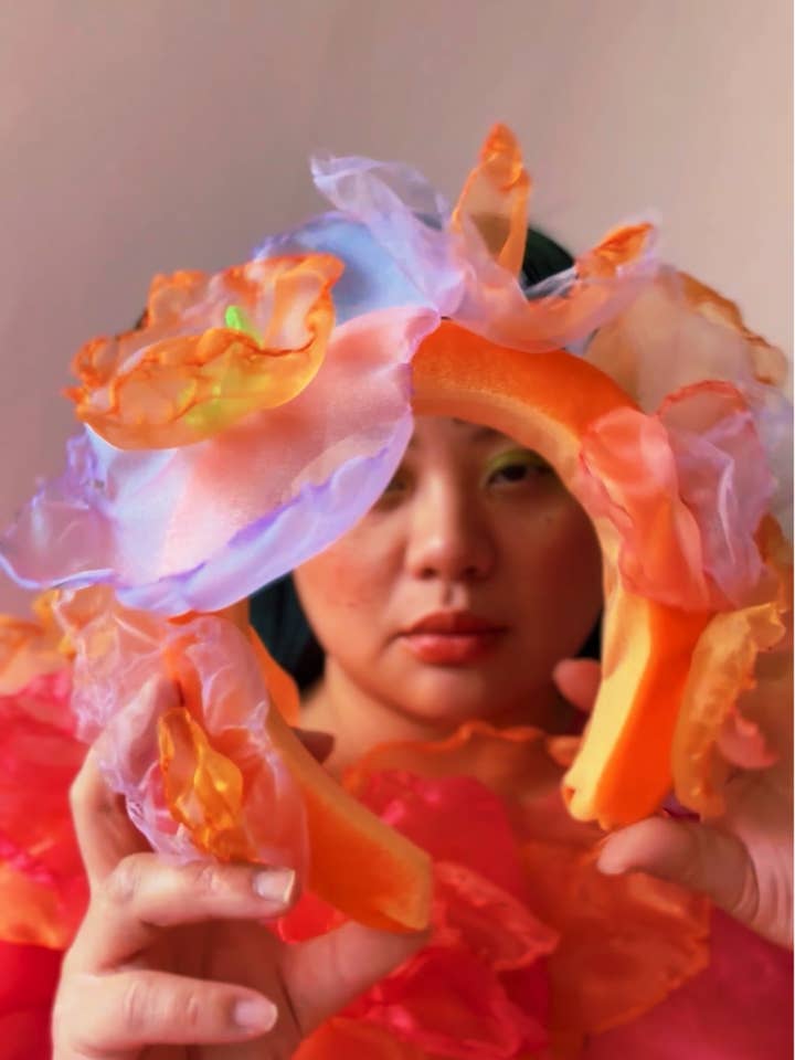 Korallfärgad organza blommigt hårband för wholesale av Hello Darling