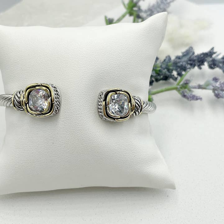 Gedraaide open met kleurstenen aan de uiteinden armband voor wholesale door Cherie by Cherie